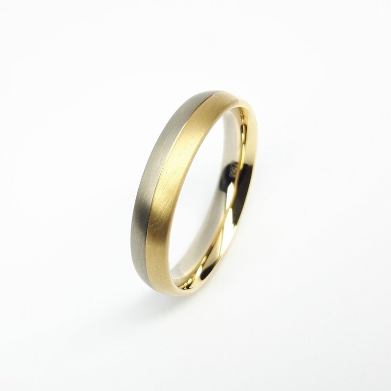 Bague en or blanc et rouge 18kt.