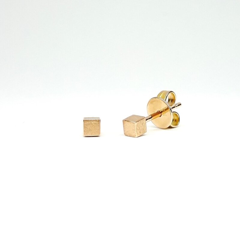 Boucles d'oreilles "cube", or rouge 18kt.