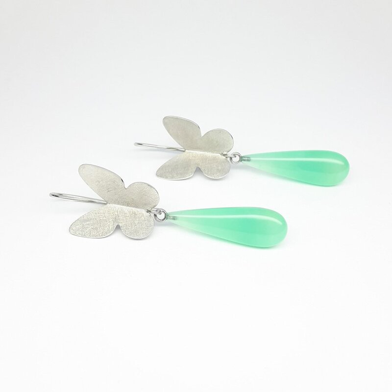 "butterfly", boucles d'oreilles en or blanc 18kt et chrysoprase. Pièce unique.
