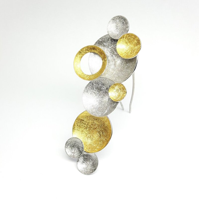 "bubbles", broche-pendentif en argent 925/- et or fin 24kt. Pièce unique.