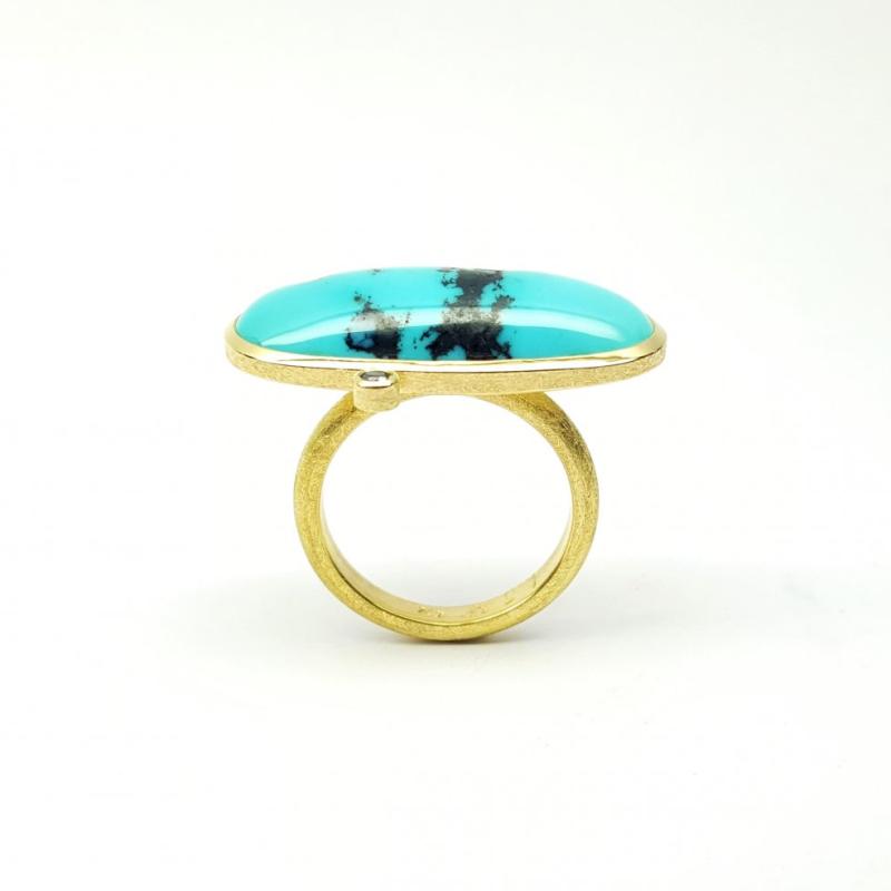 Bague en or jaune 18kt, turquoise et diamant noir.