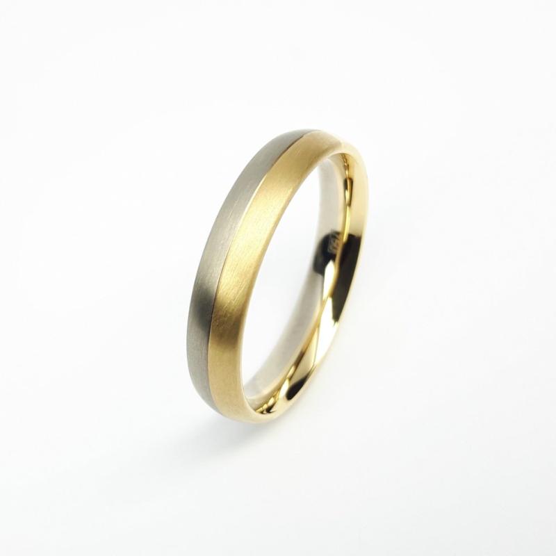 Bague en or blanc et rouge 18kt.