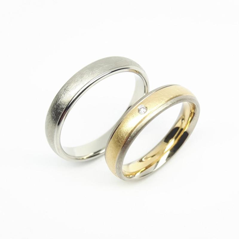 Bague en platine 950/-.