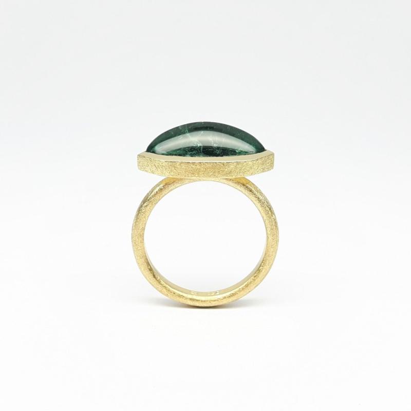 Bague en or jaune 18kt et tourmaline indigolite. Pièce unique.