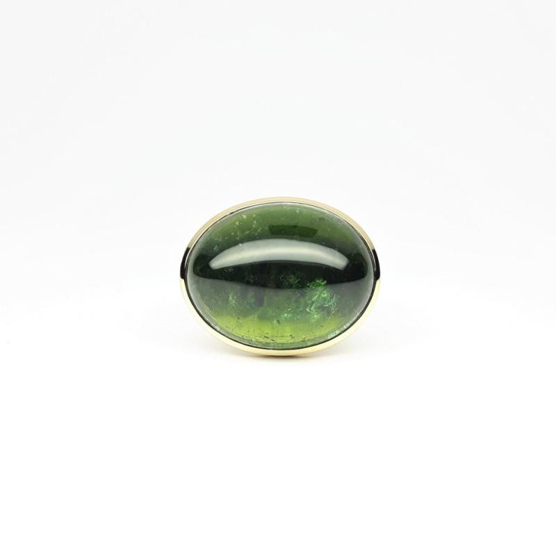 Bague en or jaune 18kt et tourmaline verte.