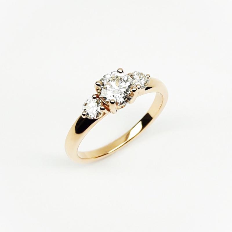 Bague en or rouge 18kt et diamants 1,06ct. Pièce unique.