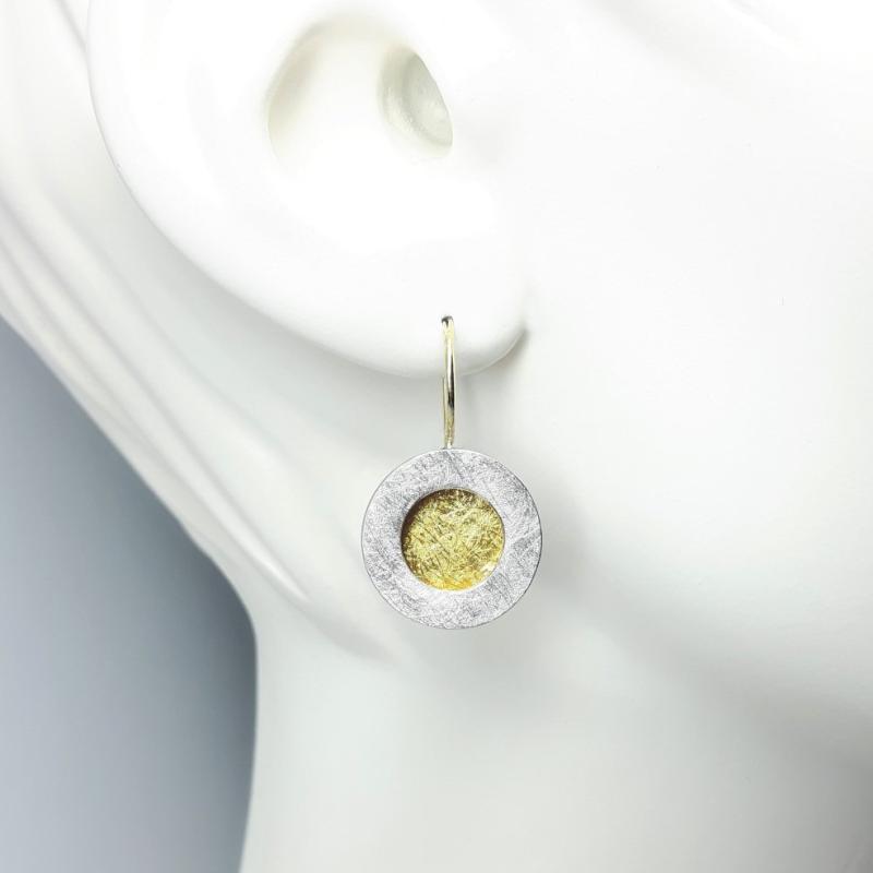Boucles d'oreilles en argent 925-. or fin et or jaune 18kt.