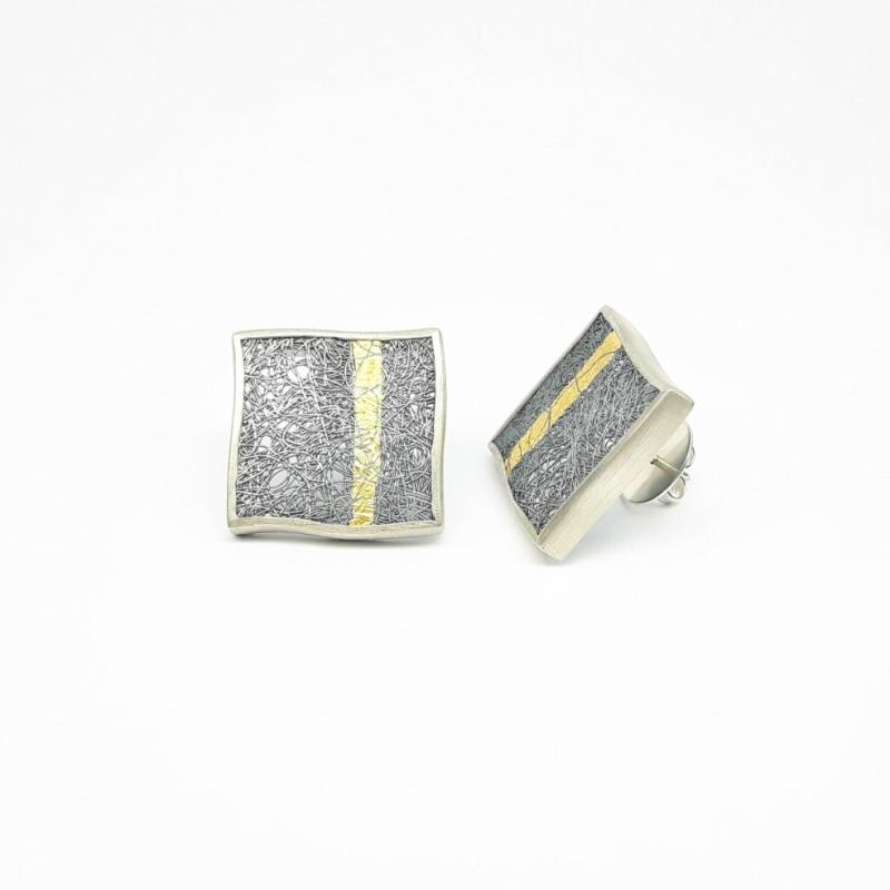 Boucles d'oreilles en argent 925/-, argent fin et or fin 24kt. Pièce unique.