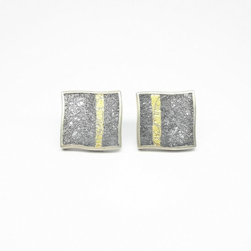 Boucles d'oreilles en argent 925/-, argent fin et or fin 24kt. Pièce unique.