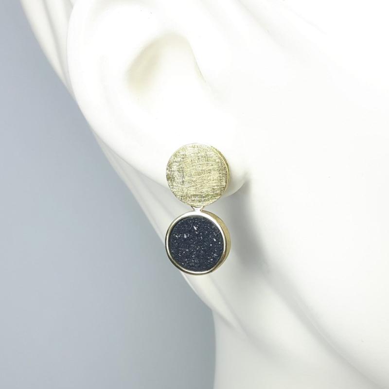 Boucles d'oreilles en or jaune 18kt et agate cristallisée. Pièce unique.