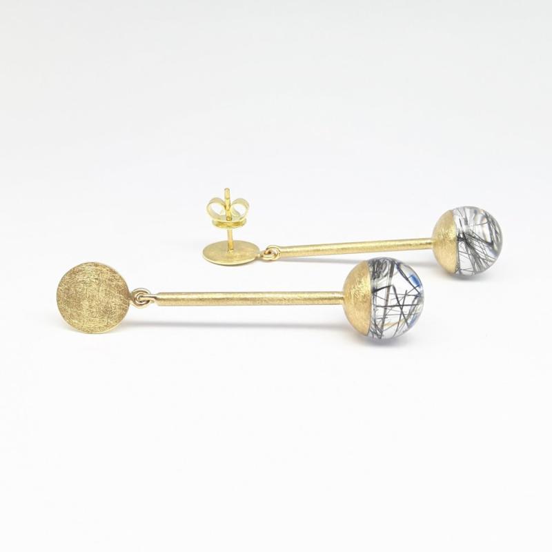 Boucles d'oreilles or jaune 18kt et quartz tourmaline. Pièce unique.