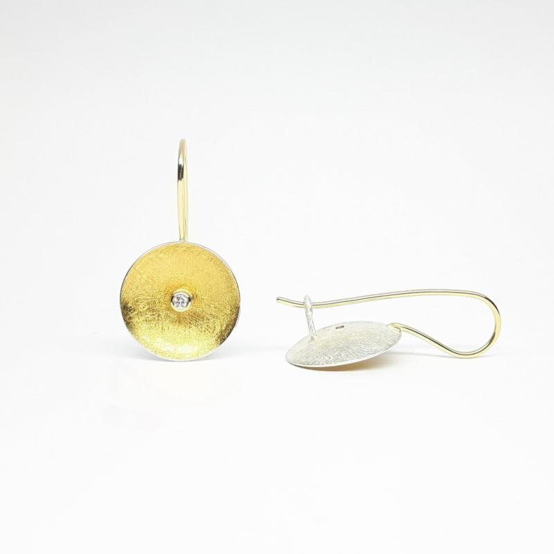 Boucles d'oreilles en argent 925/-, or fin, or jaune 18kt et diamants.