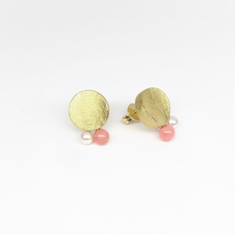 Boucles d'oreilles en or jaune 18kt,  opale rose et perles de culture Akoya. Pièce unique.