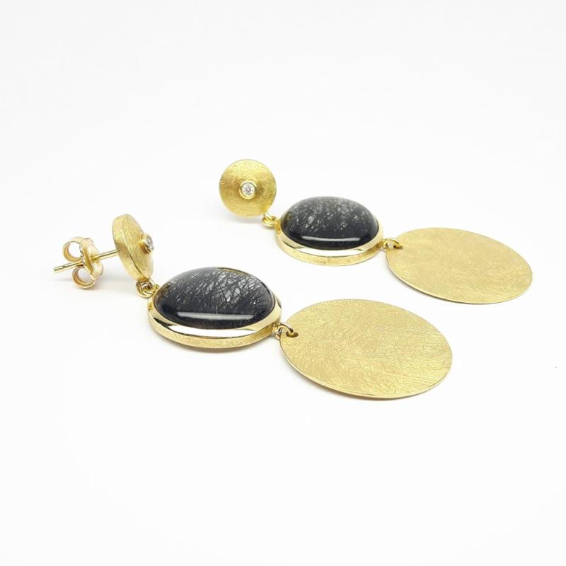 Boucles d'oreilles en or jaune 18kt, quartz tourmaline et brillants. Pièce unique.