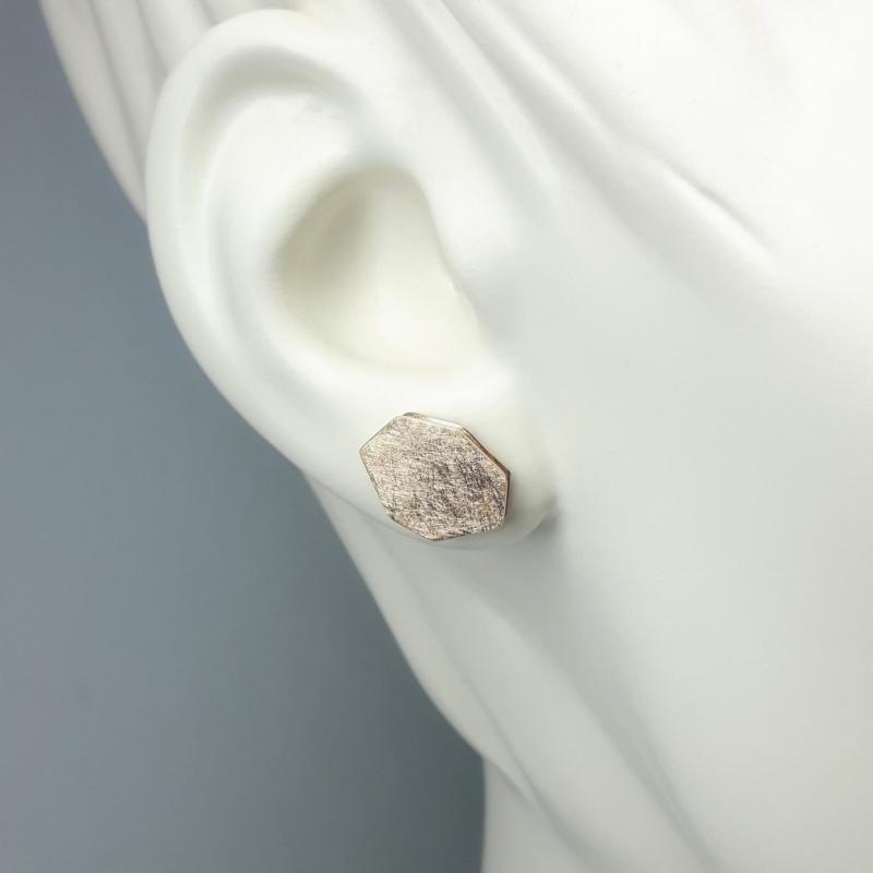 Boucles d'oreilles en or rouge 18kt. Pièce unique.