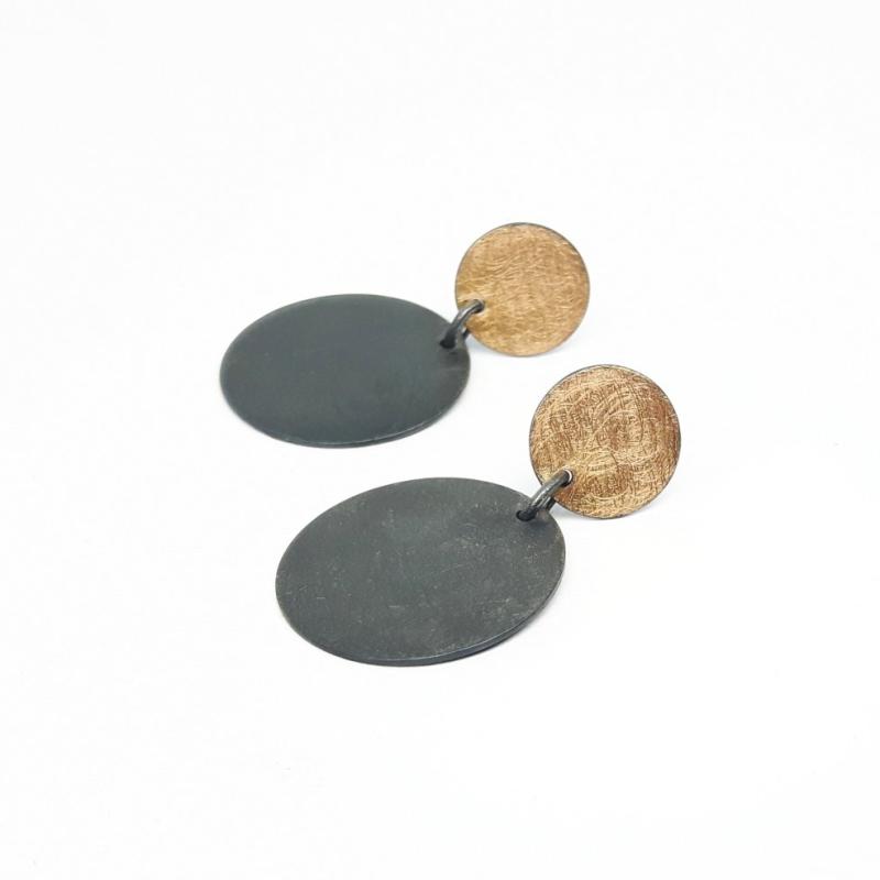 Boucles d'oreilles en argent 925/- noirci et or rouge 18kt.