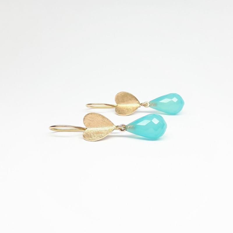 Boucles d'oreilles en or rouge 18kt et pampilles en calcédoine sea-blue.