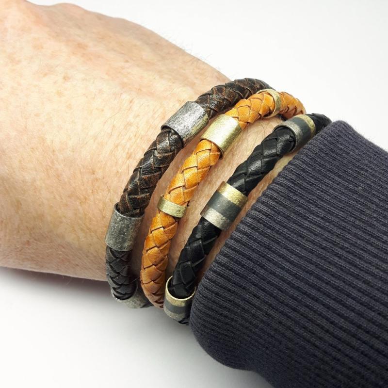Bracelet en cuir et argent 925/- noirci.