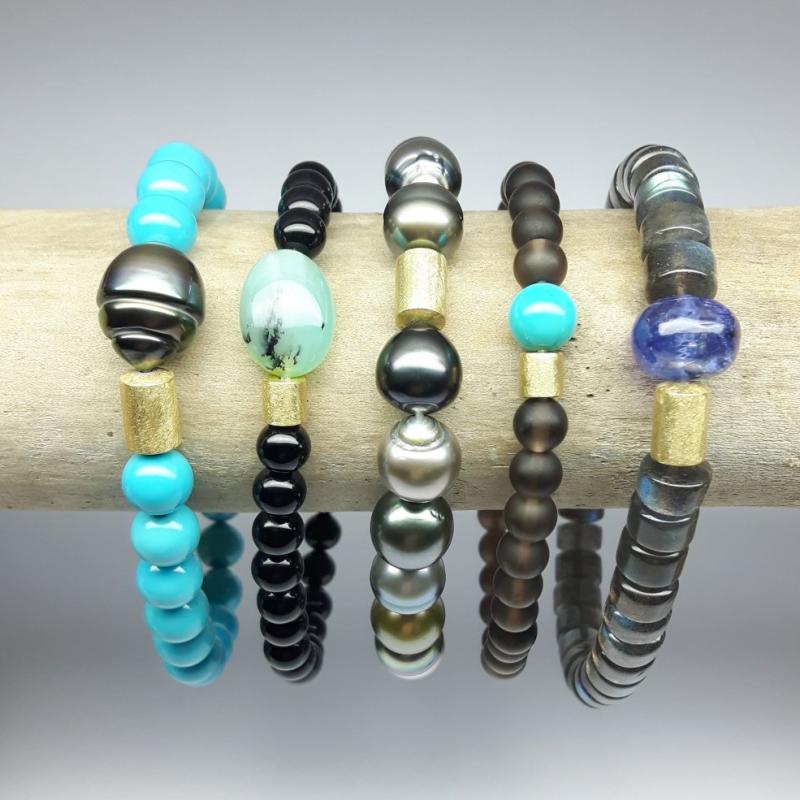 Bracelet en turquoise, perle tahiti et or jaune 18kt. Pièce unique.