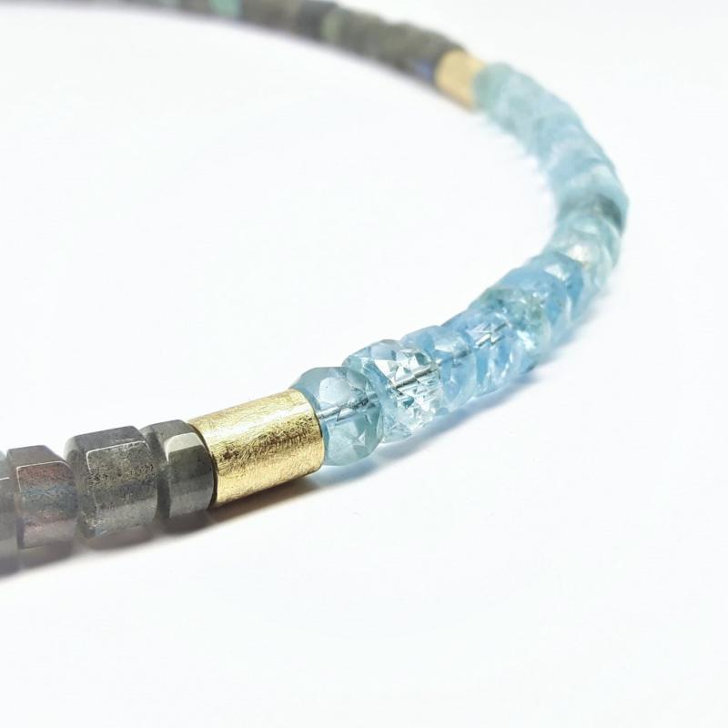 Collier en or jaune en aigue-marine, labradorite et or jaune 18kt. Pièce unique.