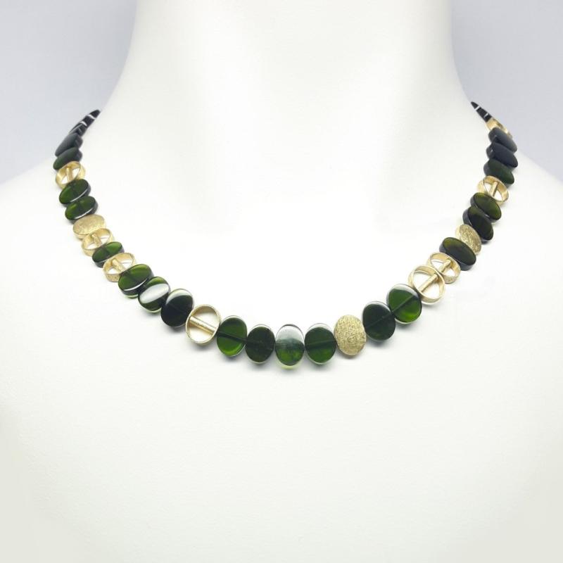 Collier en or jaune 18kt et tourmaline verte. Pièce unique.