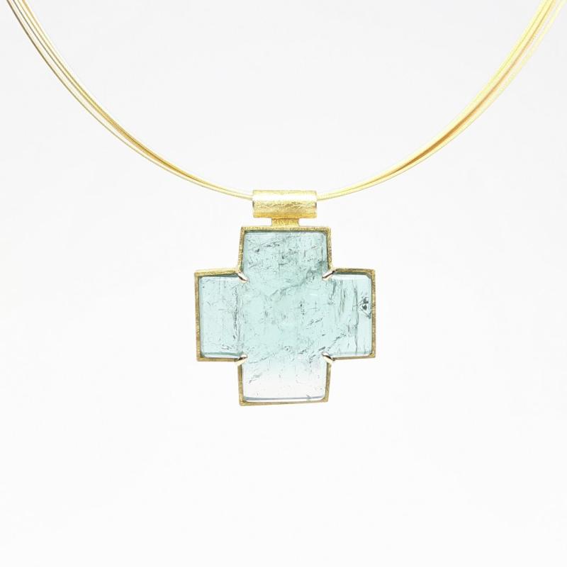 Croix en tourmaline indigolite et or jaune 18kt. Pièce unique.